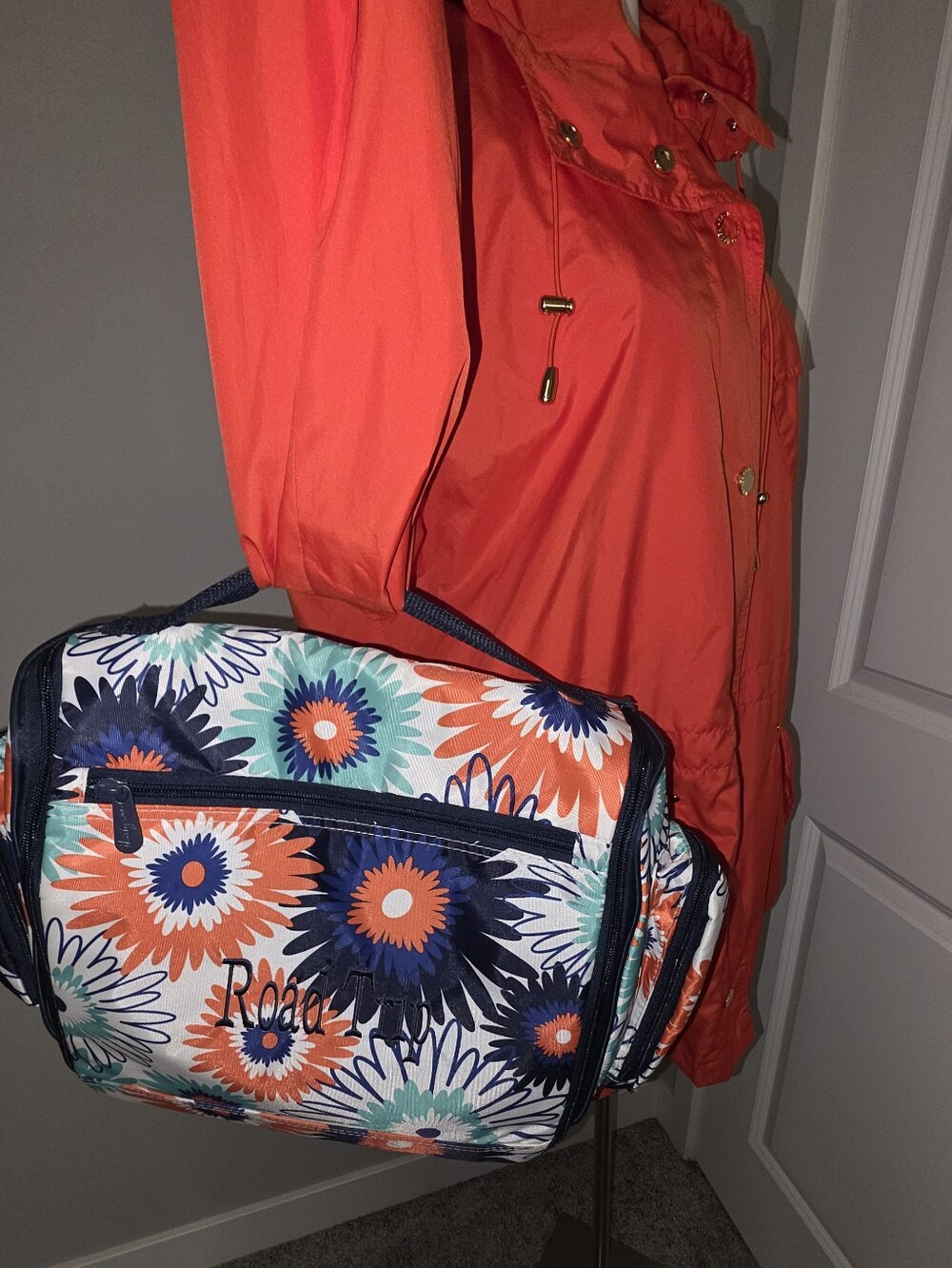 thirty-one Floral Travel Bag — Navy, Orange & Teal Accents
